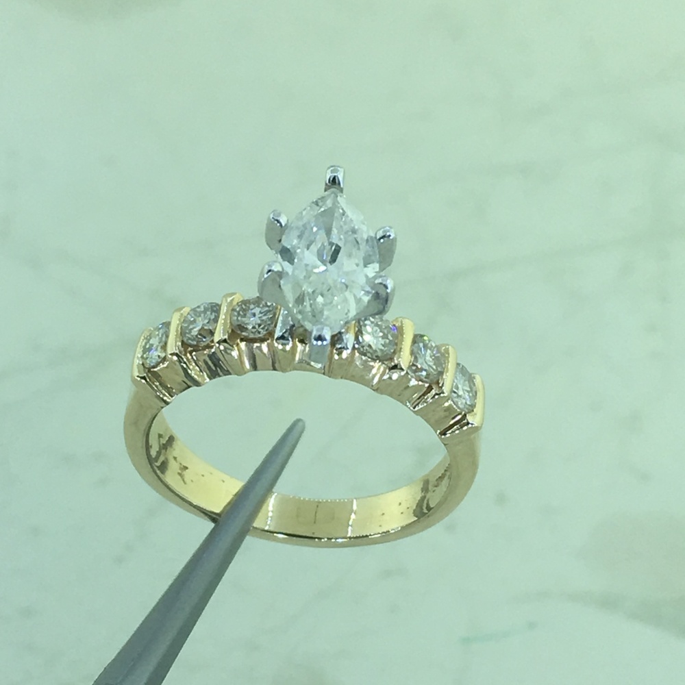 1.0 CT Marquise & Round Diamond Engagement…